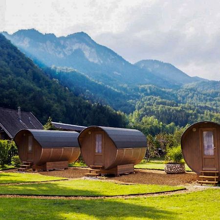 4 Elements Glamping & Apartments เบลด ภายนอก รูปภาพ