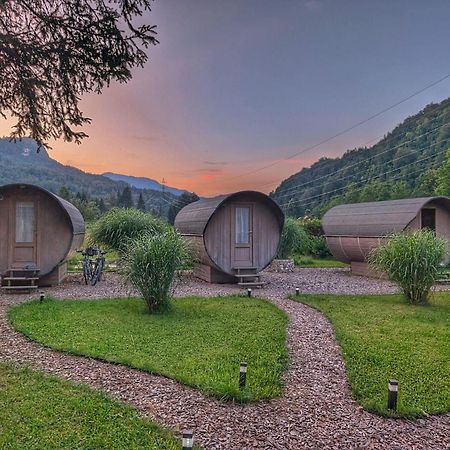 4 Elements Glamping & Apartments เบลด ภายนอก รูปภาพ