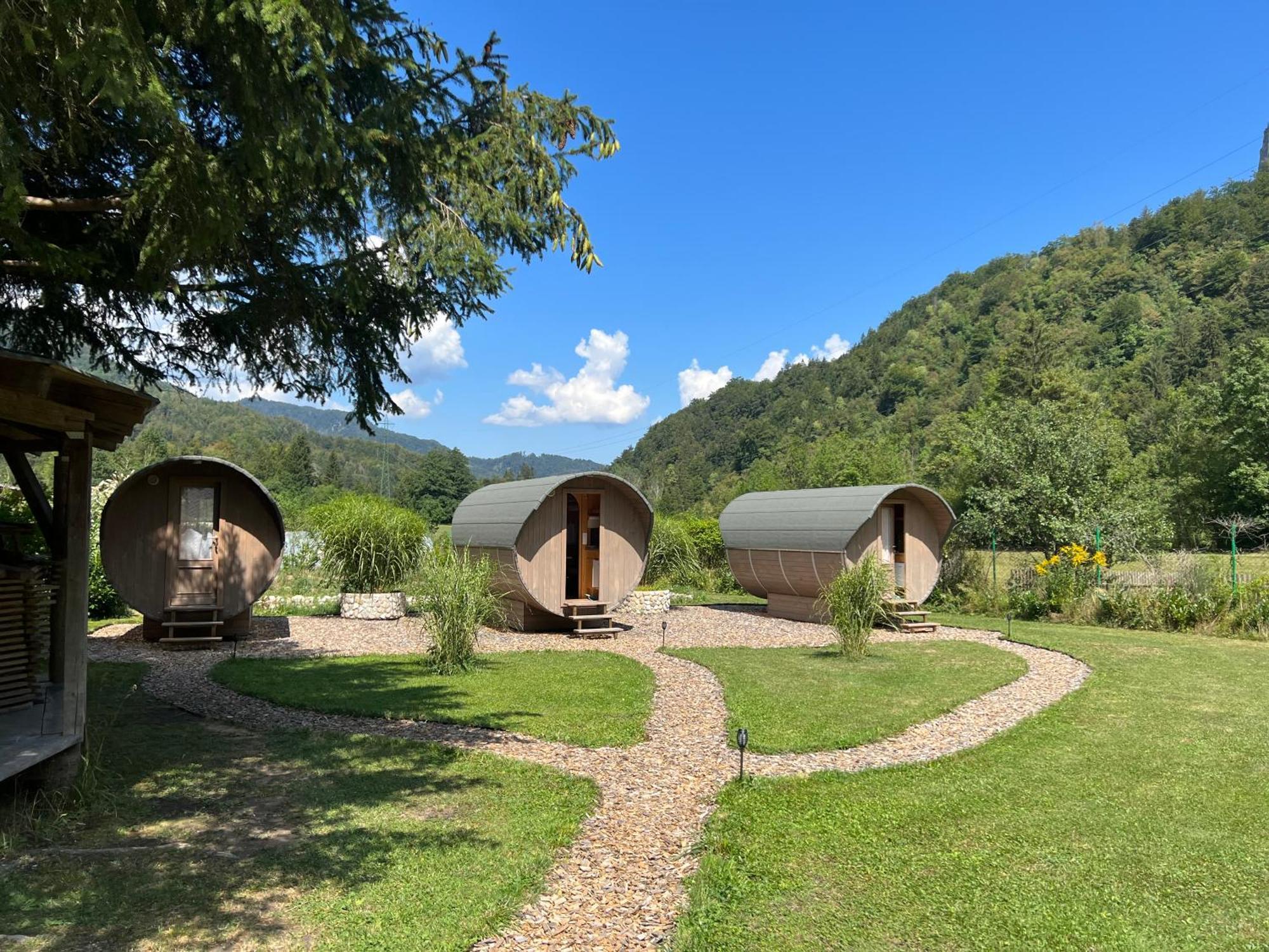 4 Elements Glamping & Apartments เบลด ภายนอก รูปภาพ