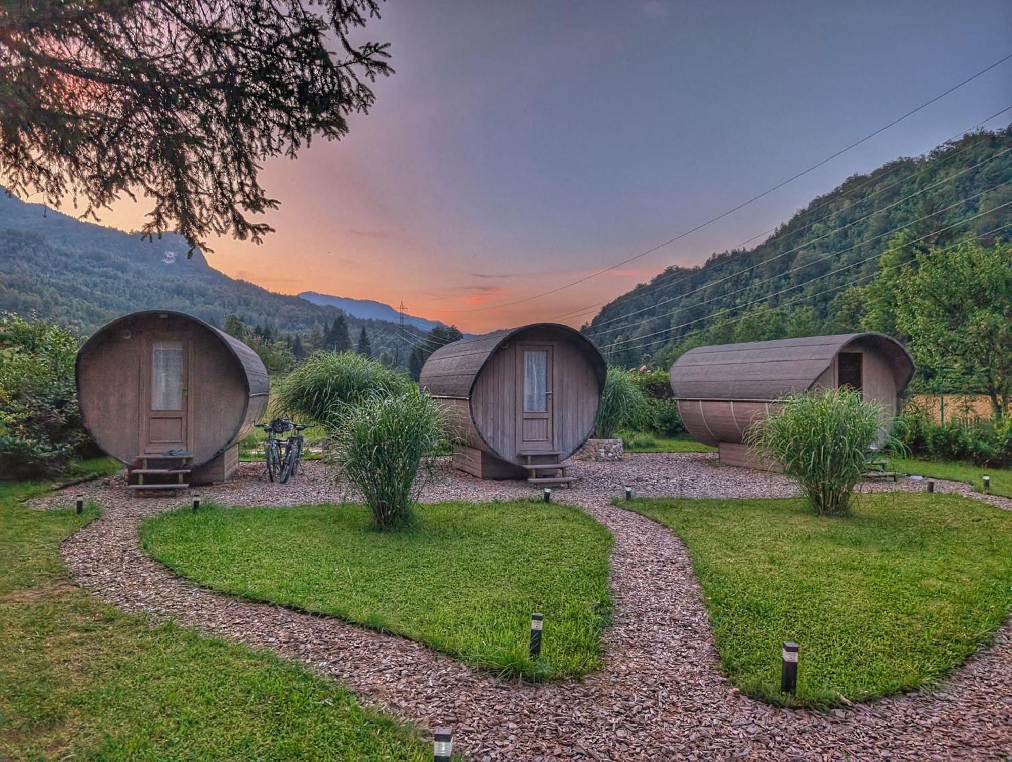 4 Elements Glamping & Apartments เบลด ภายนอก รูปภาพ
